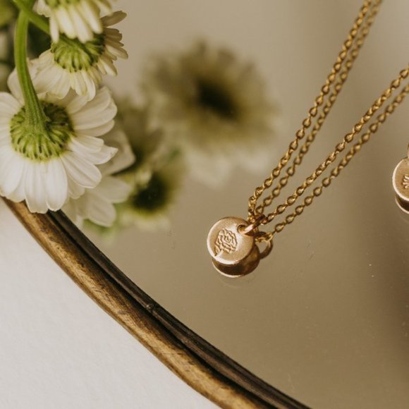 January Carnation Birth Flower Minimalist Necklace - Picture 6 of 12